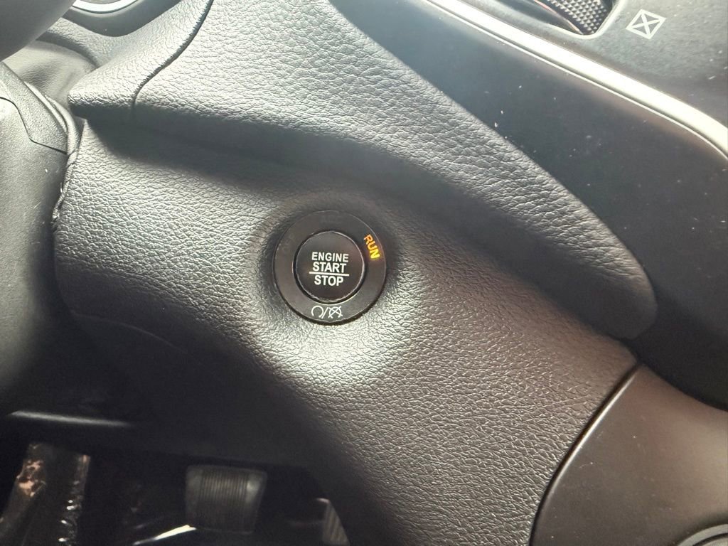 Used 2019 Jeep Cherokee Latitude Plus w/ Comfort/Convenience Group image 26