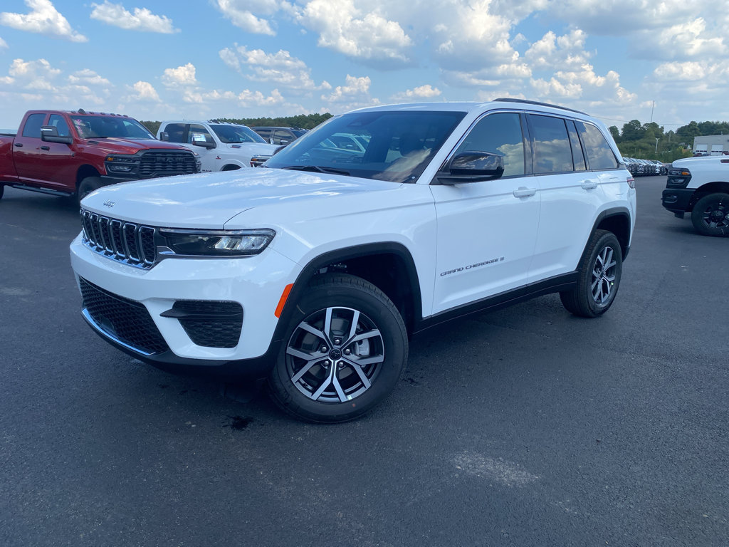 New 2027 Jeep Grand Cherokee Laredo