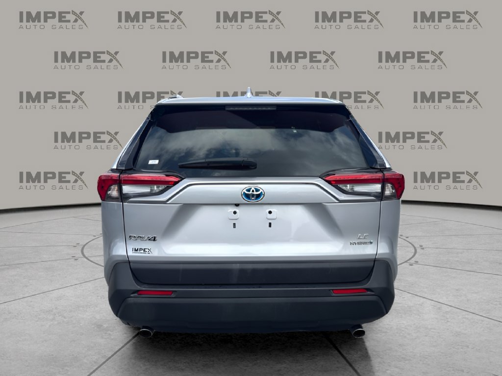 Used 2023 Toyota RAV4 LE AWD/4WD image 4