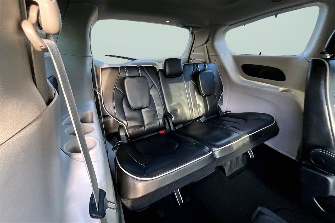 Certified 2023 Chrysler Pacifica Limited image 26