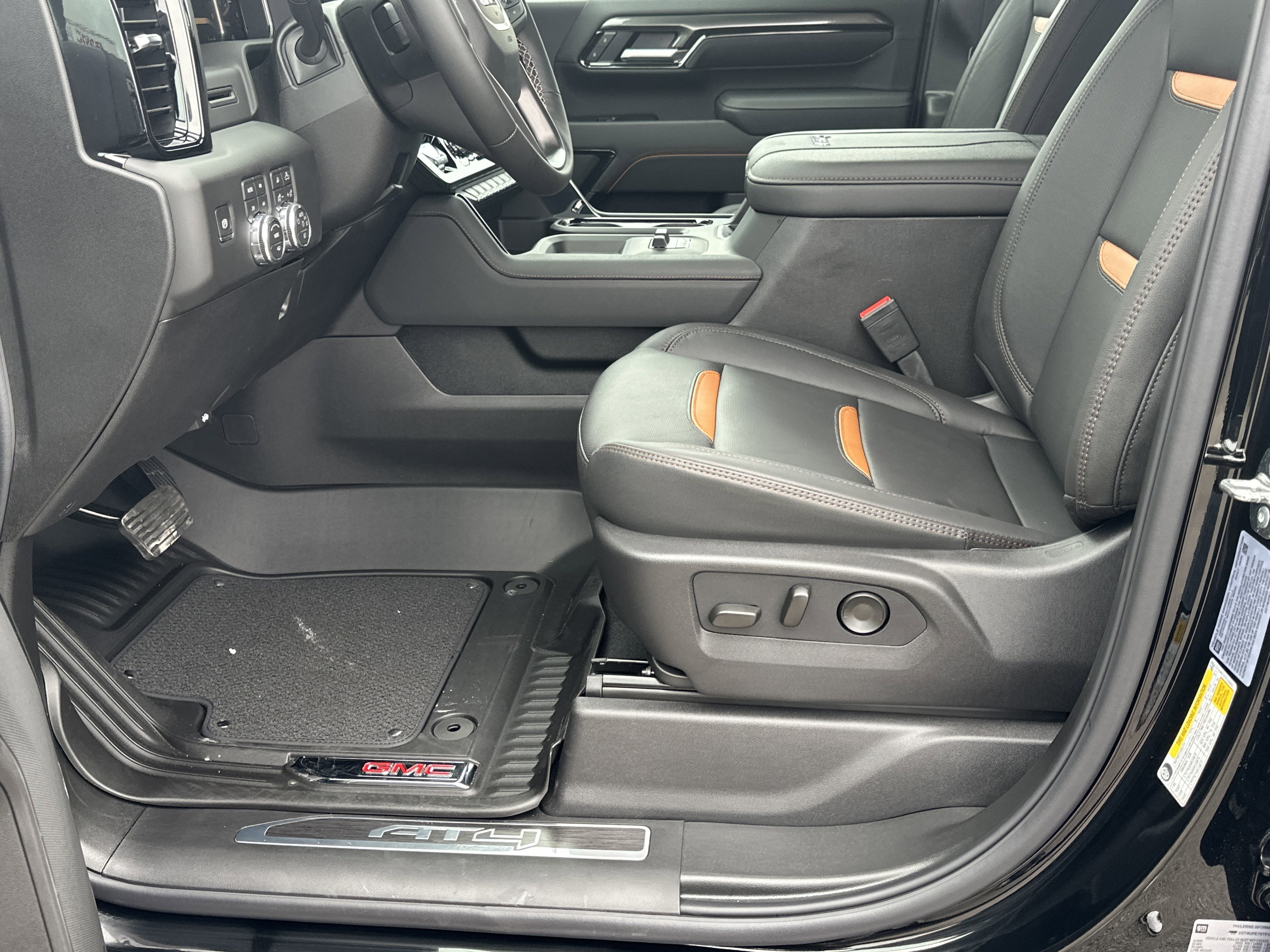 New 2026 GMC Sierra 2500 AT4 w/ AT4 Preferred Package image 9