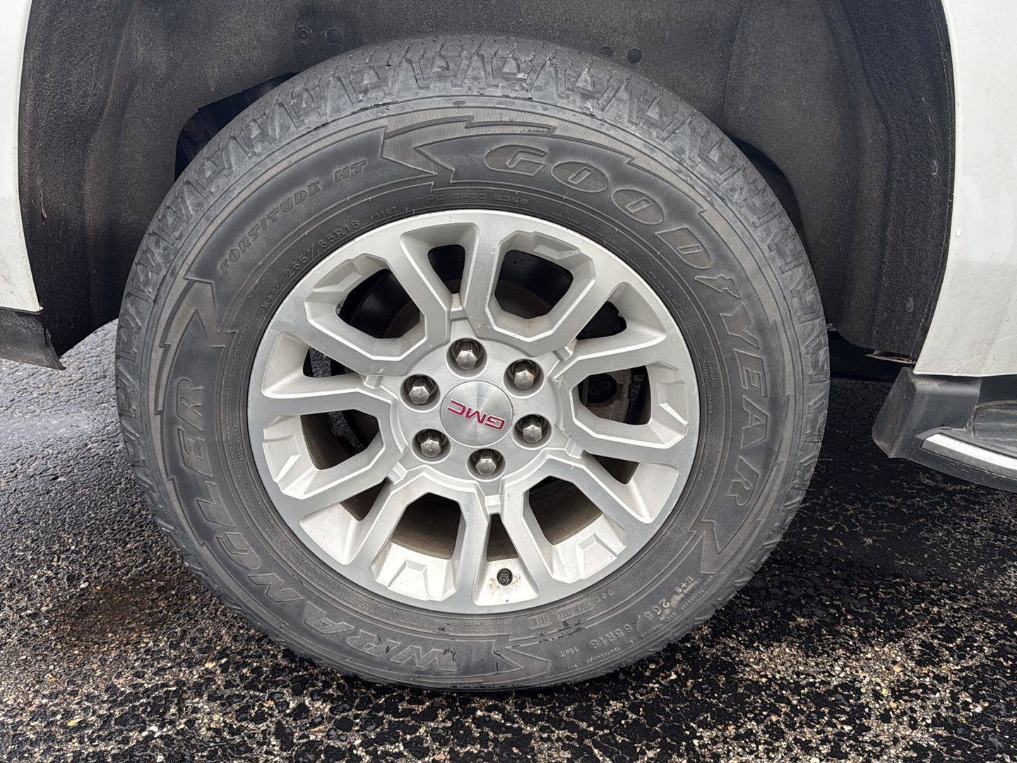 Used 2015 GMC Yukon SLE image 6