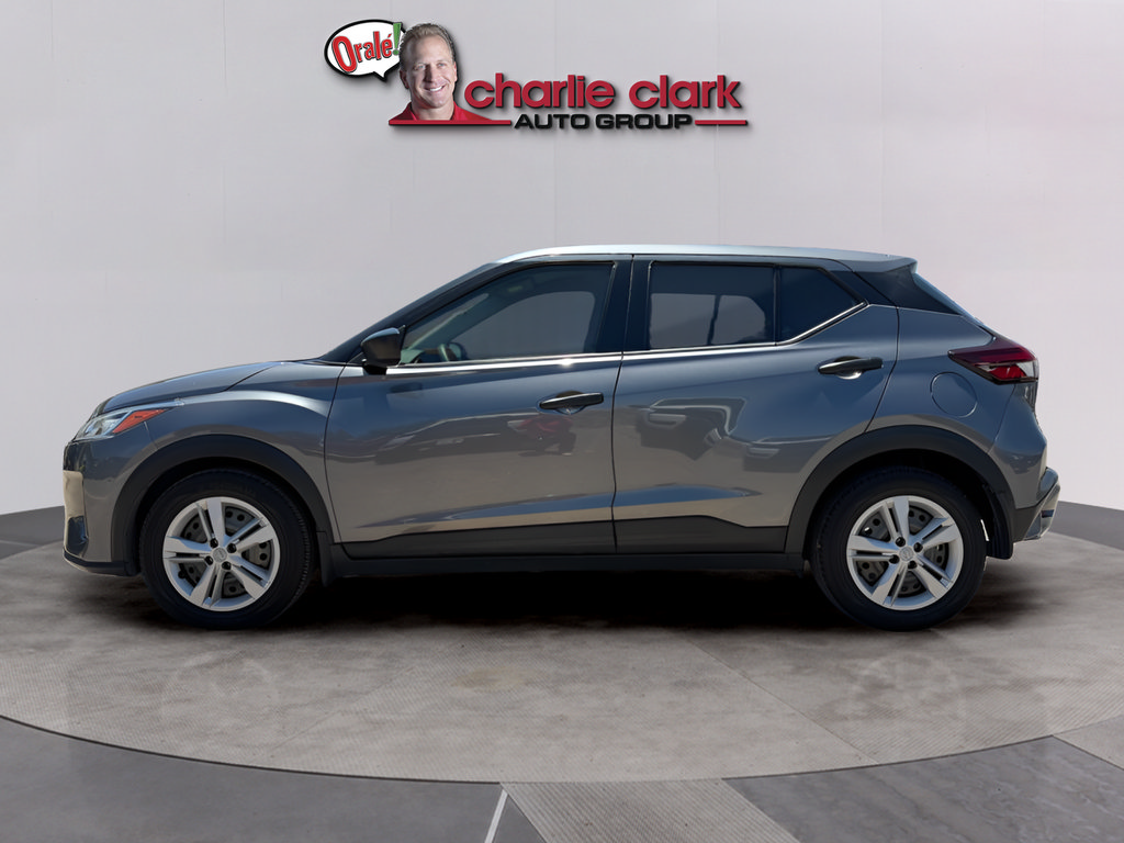 Used 2023 Nissan Kicks S FWD image 3