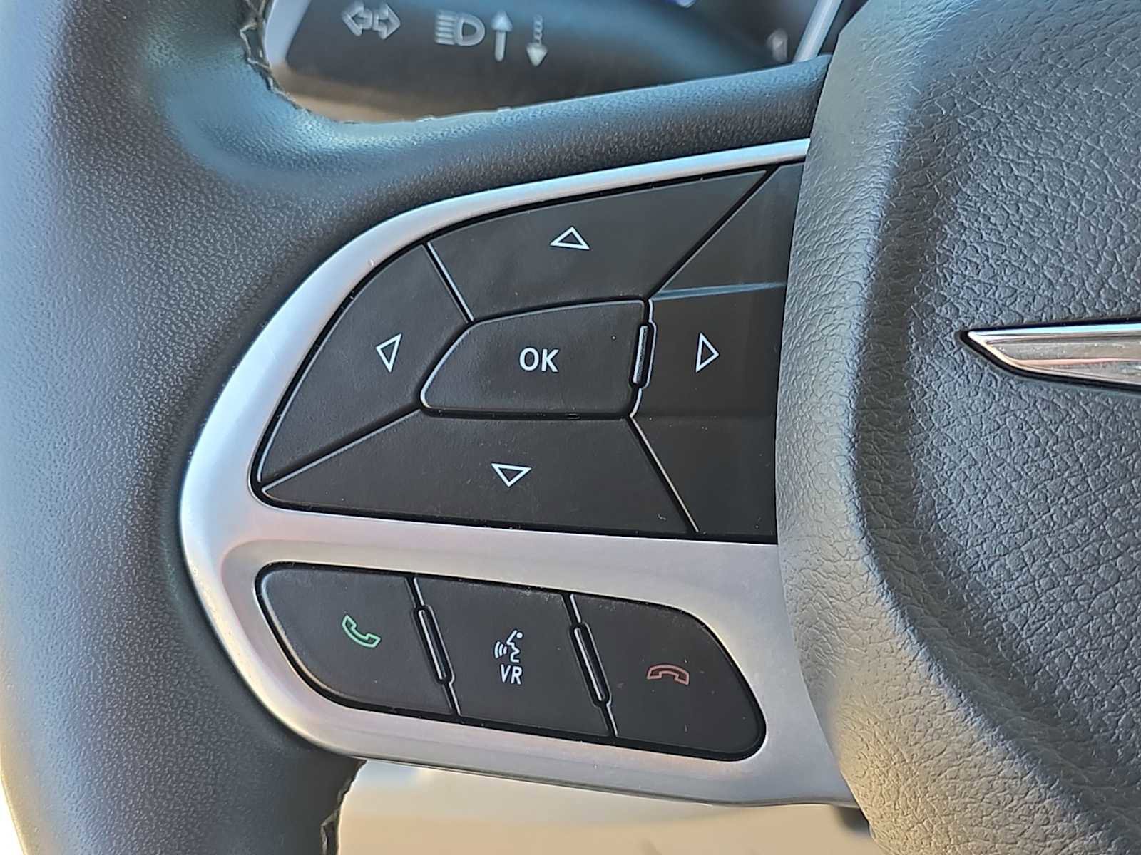 Used 2022 Chrysler Voyager LX image 26