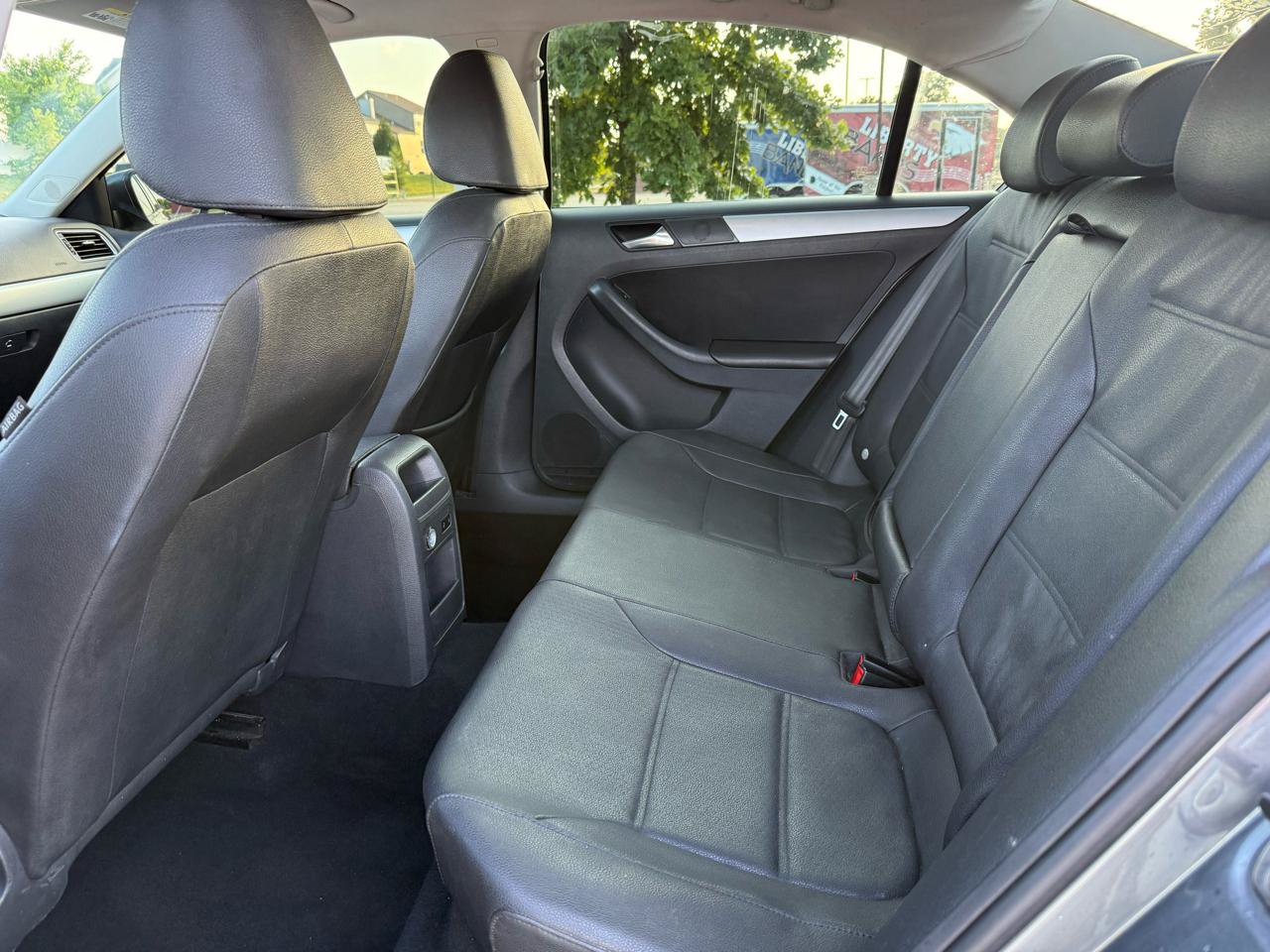 Used 2012 Volkswagen Jetta TDI FWD image 6