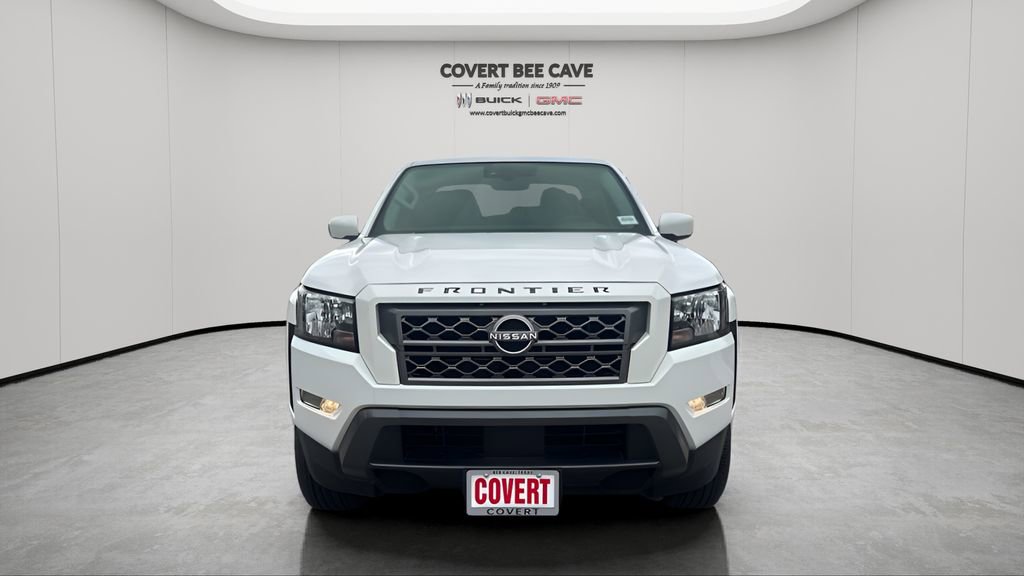 Used 2022 Nissan Frontier SV image 2