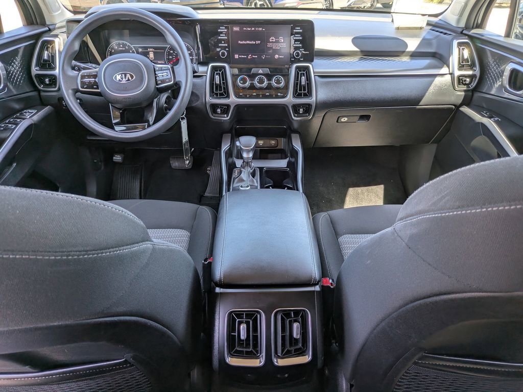 Certified 2021 Kia Sorento LX FWD image 14