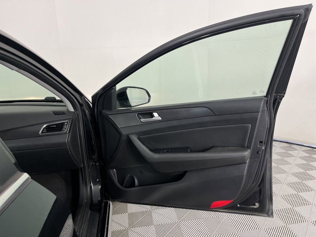 Used 2017 Hyundai Sonata Sport w/ Value Edition Package 02 image 30