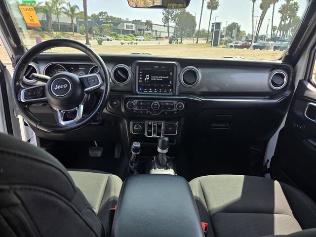 Used 2020 Jeep Wrangler Unlimited Sahara w/ Uconnect 4C Nav & Sound Group AWD/4WD image 14