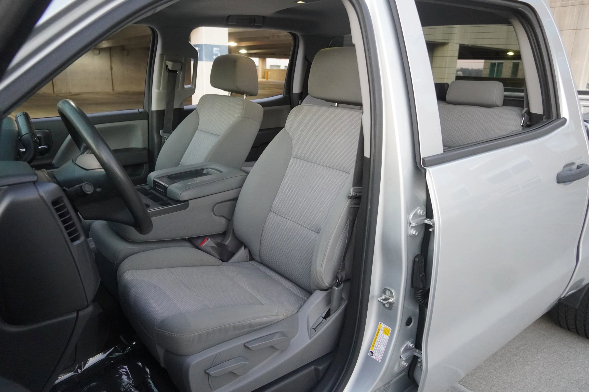 Used 2018 Chevrolet Silverado 1500 Custom w/ Custom Convenience Package AWD/4WD image 7