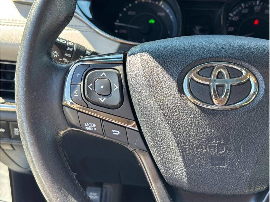 Used 2013 Toyota Avalon Limited image 8