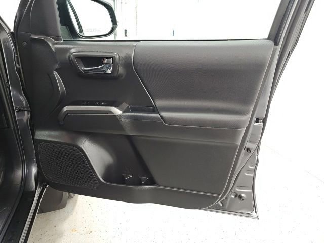 Certified 2023 Toyota Tacoma TRD Off-Road image 33