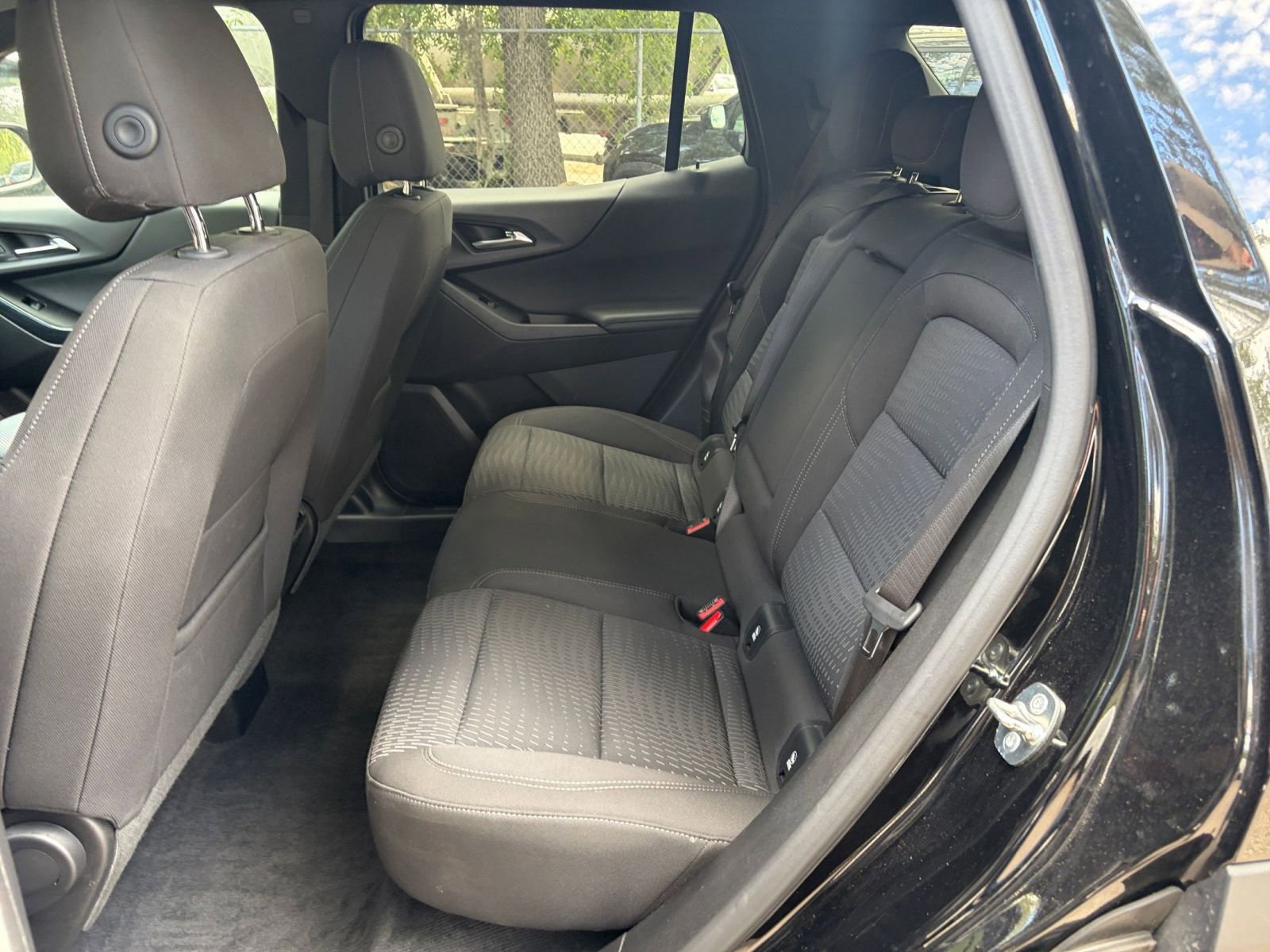 Used 2025 Chevrolet Equinox LT FWD image 36