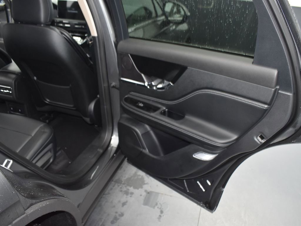 New 2025 Lincoln Corsair Reserve image 22