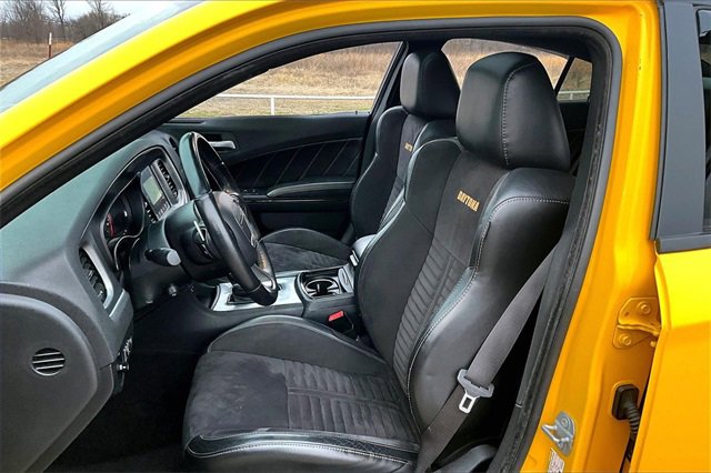 Used 2017 Dodge Charger R/T image 21