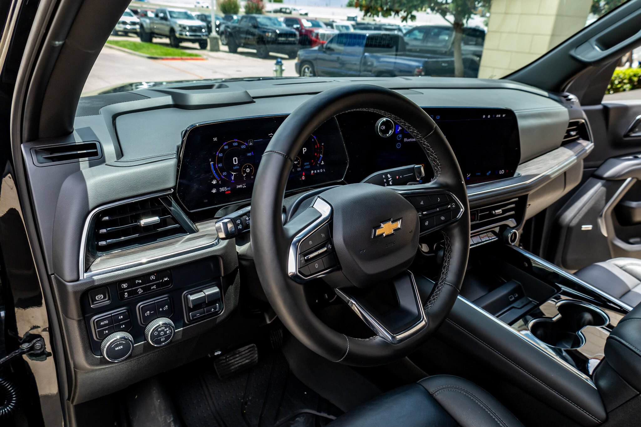 Used 2025 Chevrolet Tahoe LT w/ Comfort Package AWD/4WD image 13