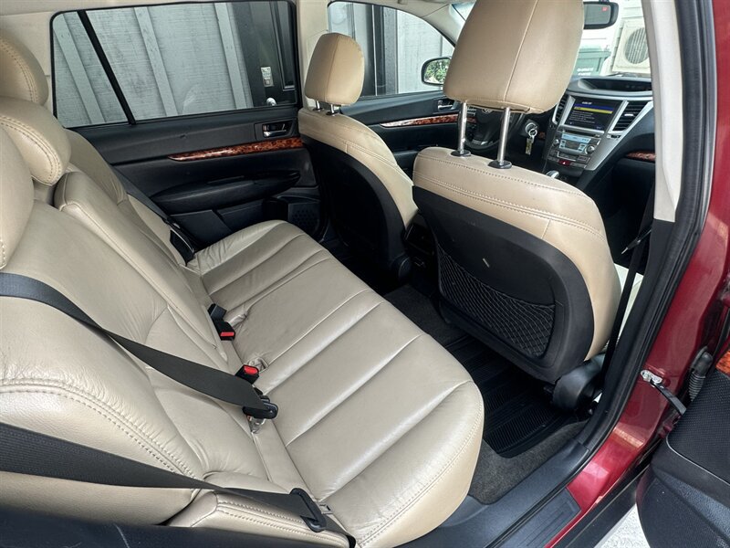 Used 2012 Subaru Outback 3.6R Limited AWD/4WD image 40