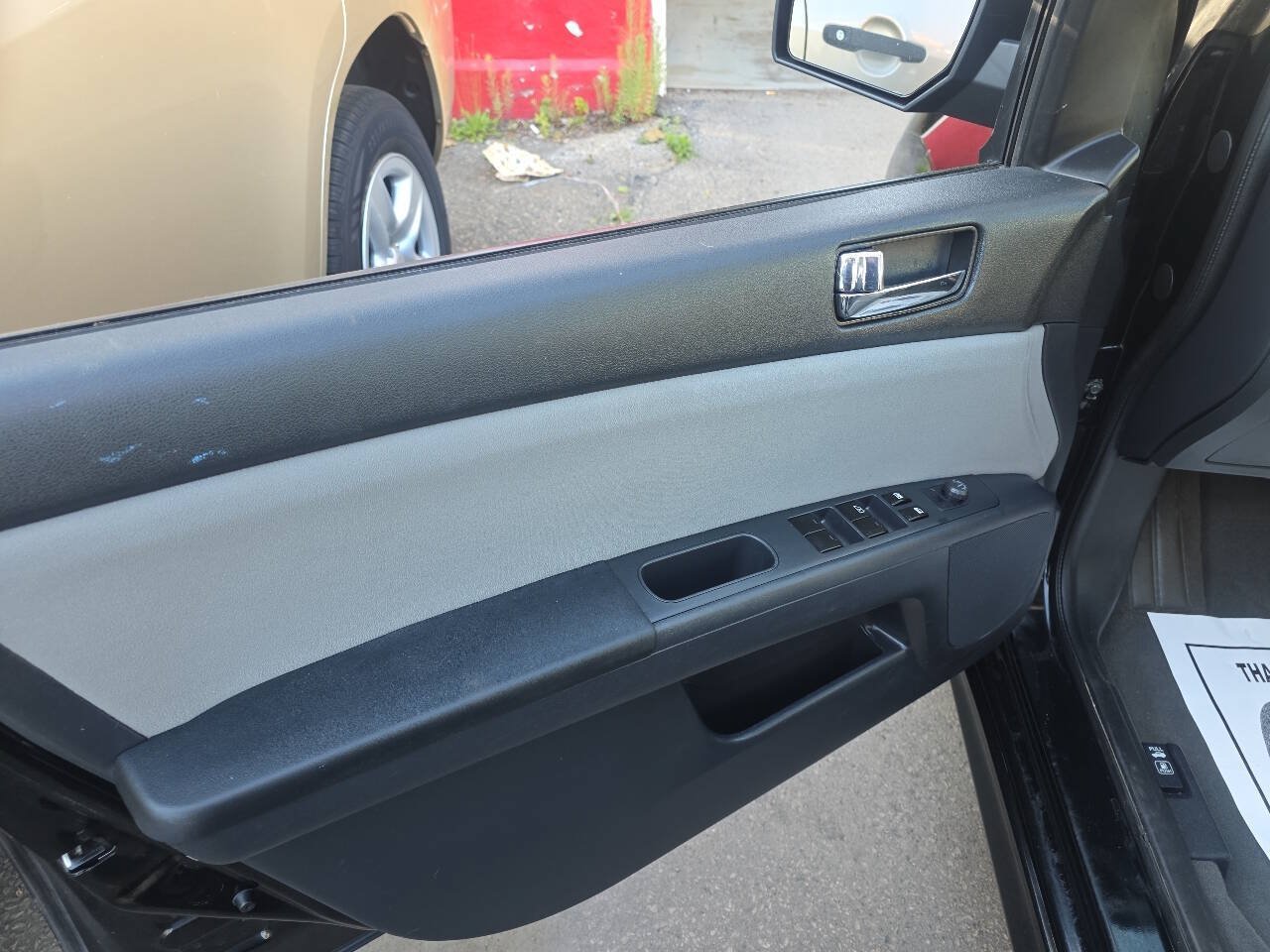 Used 2012 Nissan Sentra 2.0 SR w/ Special Edition Pkg FWD image 9