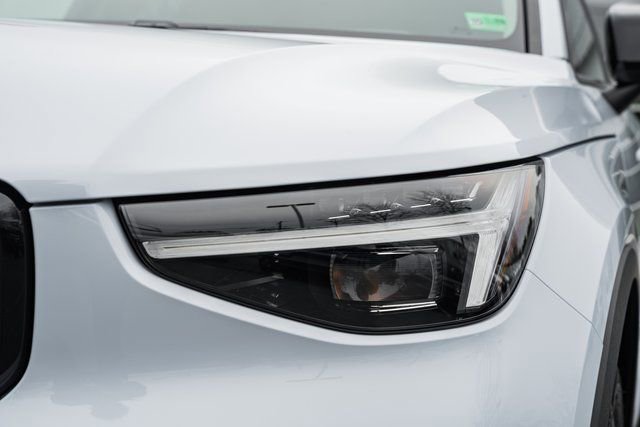 New 2026 Volvo XC40 B5 Plus w/ Protection Package Premier image 12