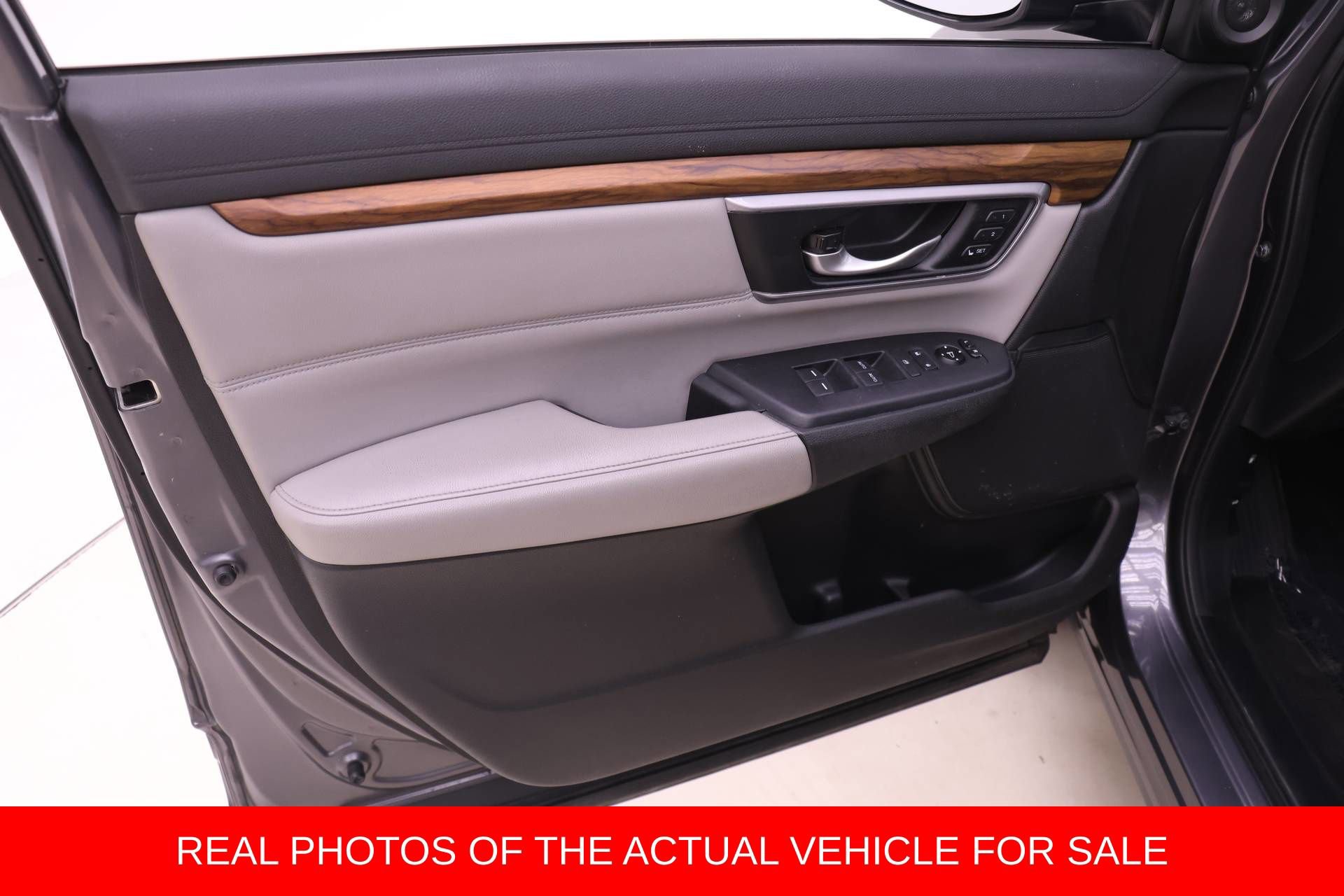 Used 2017 Honda CR-V Touring image 9