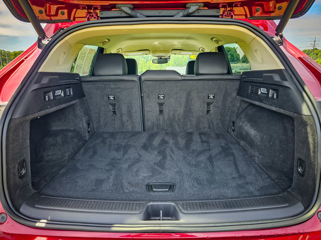 Used 2023 Buick Envision Essence AWD/4WD image 34