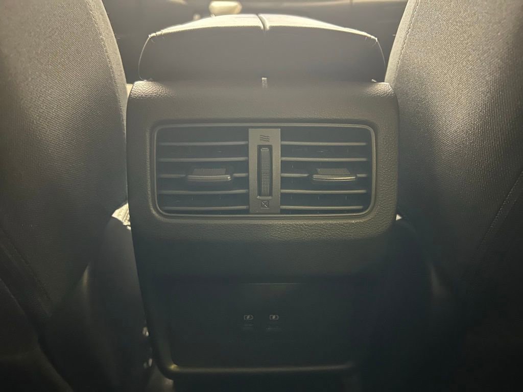 Used 2023 Nissan Rogue SV image 19