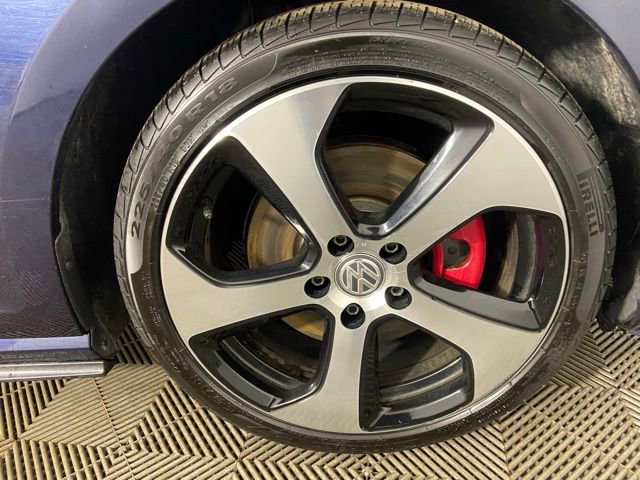 Used 2015 Volkswagen Golf 4-Door image 28