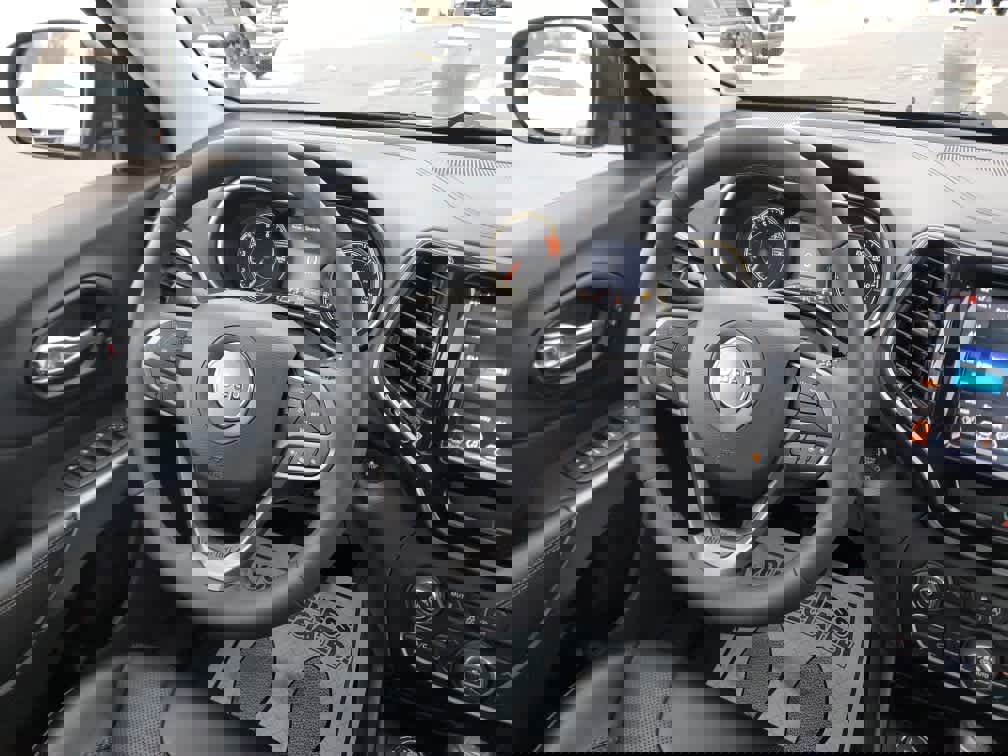 Used 2022 Jeep Cherokee Limited image 18