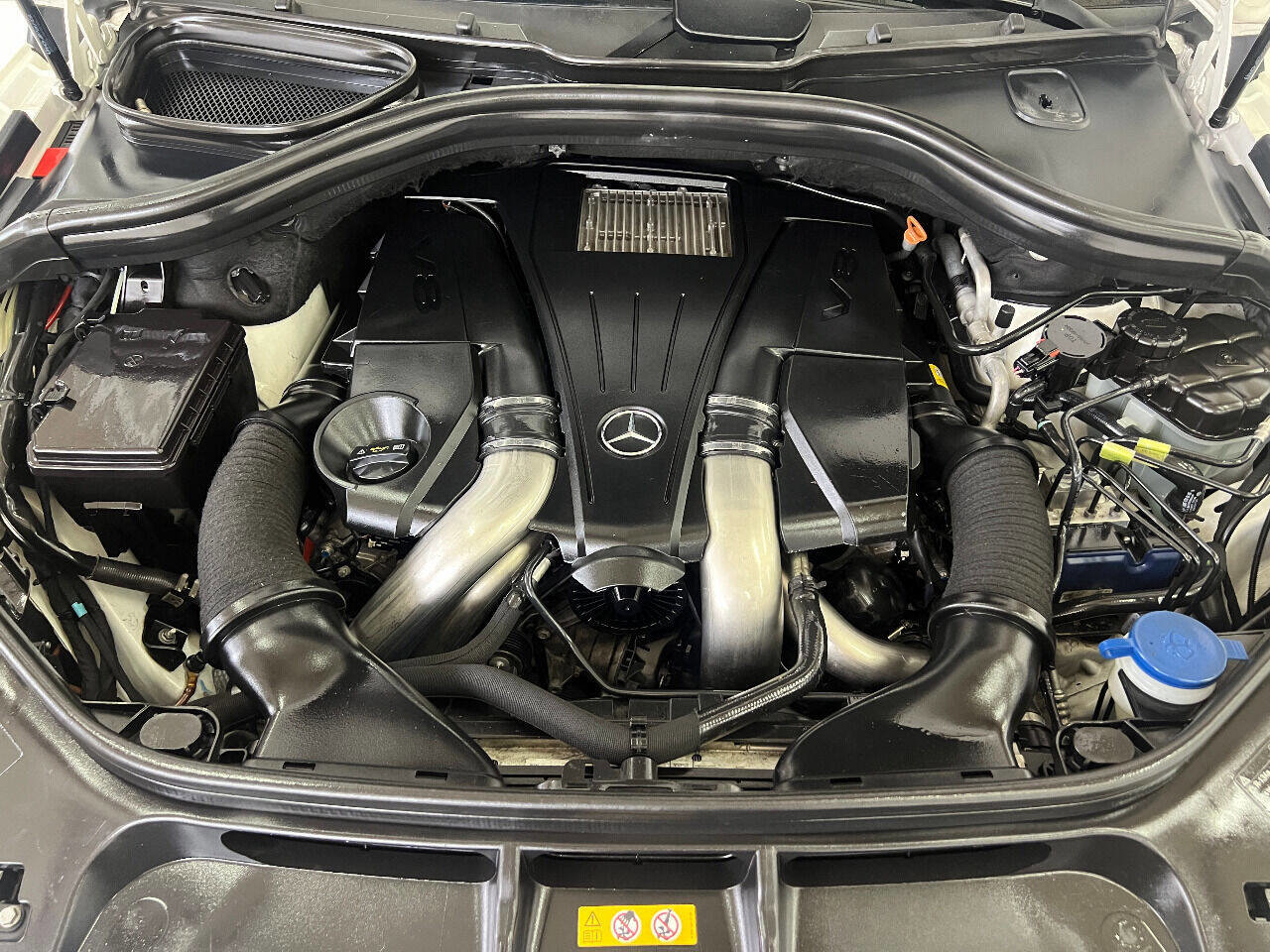 Used 2014 Mercedes-Benz GL 550 4MATIC image 39