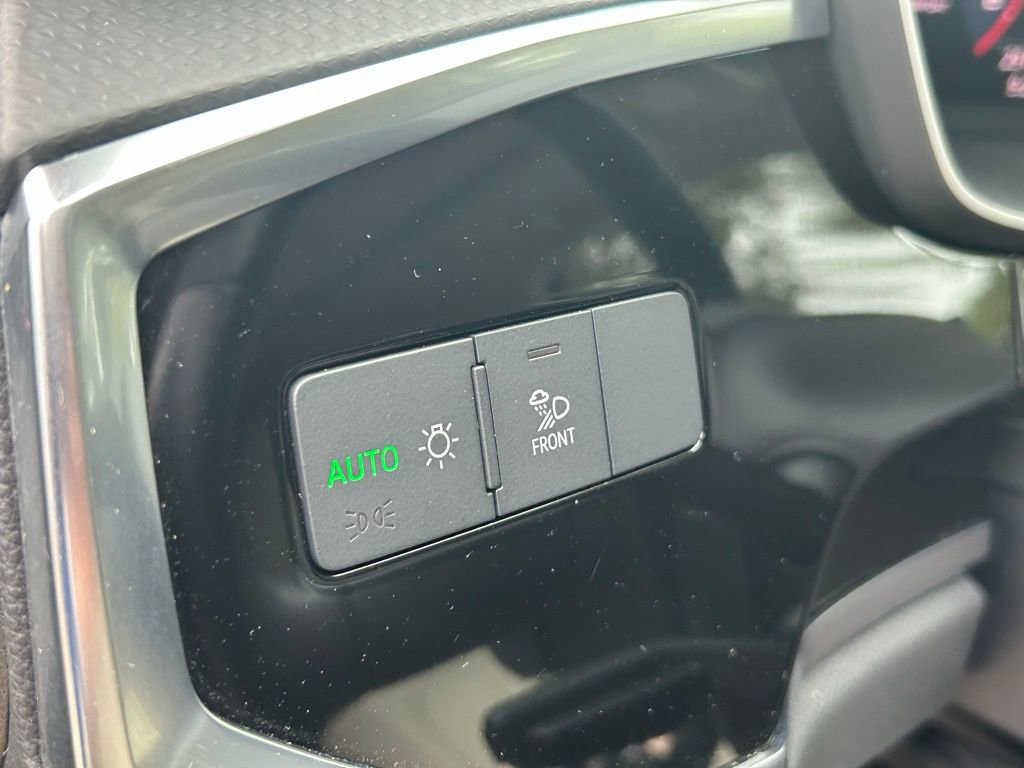 Used 2020 Audi Q3 2.0T Premium Plus w/ Premium Plus Package image 43