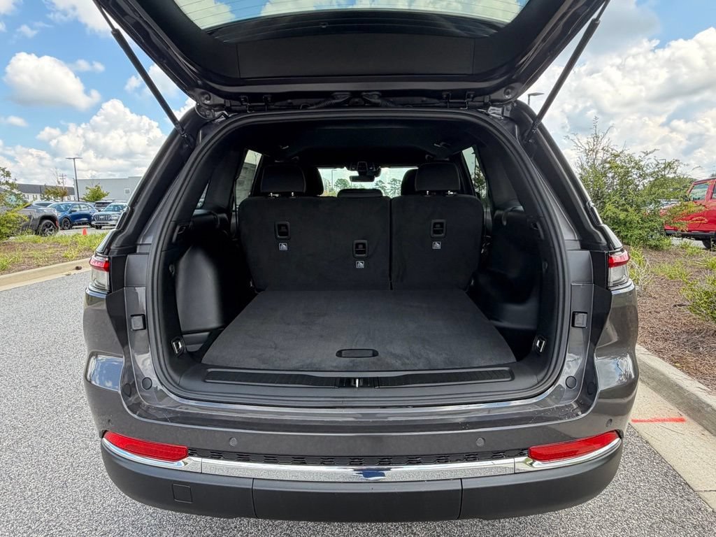 New 2026 Jeep Grand Cherokee Laredo RWD image 38
