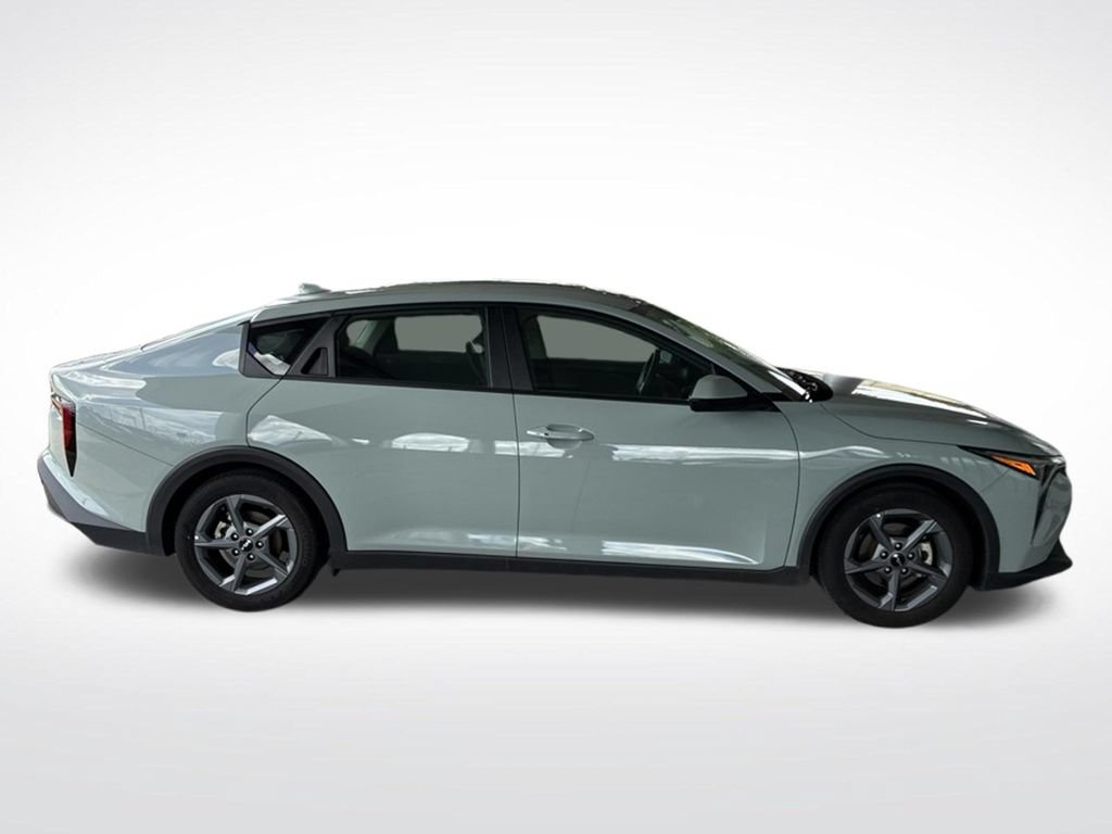 Used 2025 Kia K4 FWD image 6