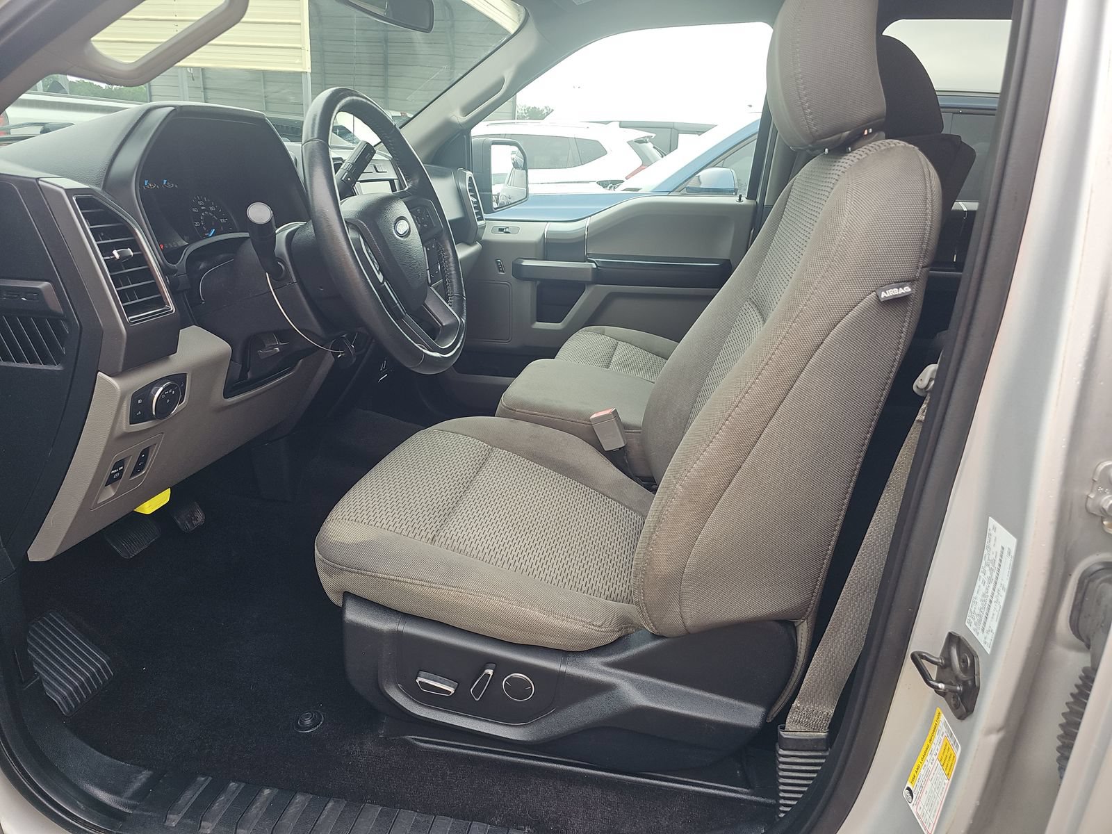 Used 2018 Ford F150 XLT w/ Equipment Group 302A Luxury RWD image 8