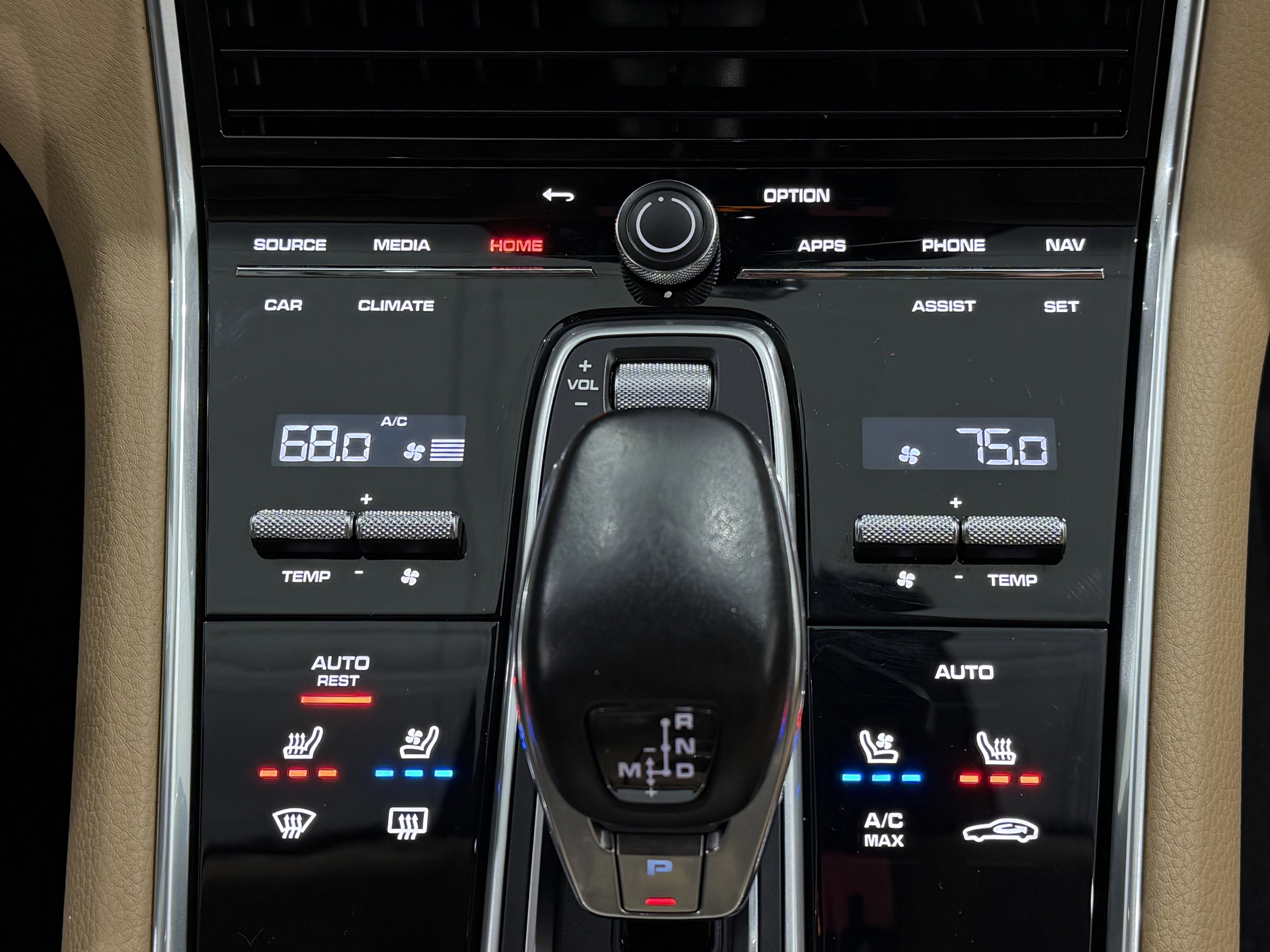 Certified 2023 Porsche Panamera 4 Platinum Edition image 41