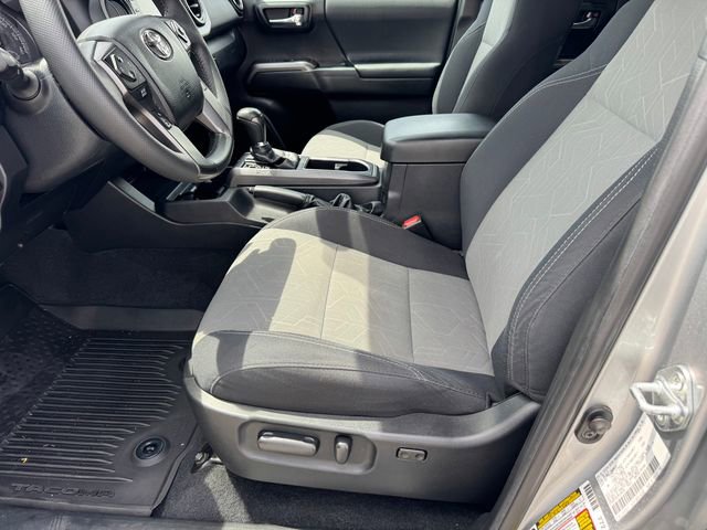 Used 2022 Toyota Tacoma TRD Sport w/ Technology Package RWD image 14