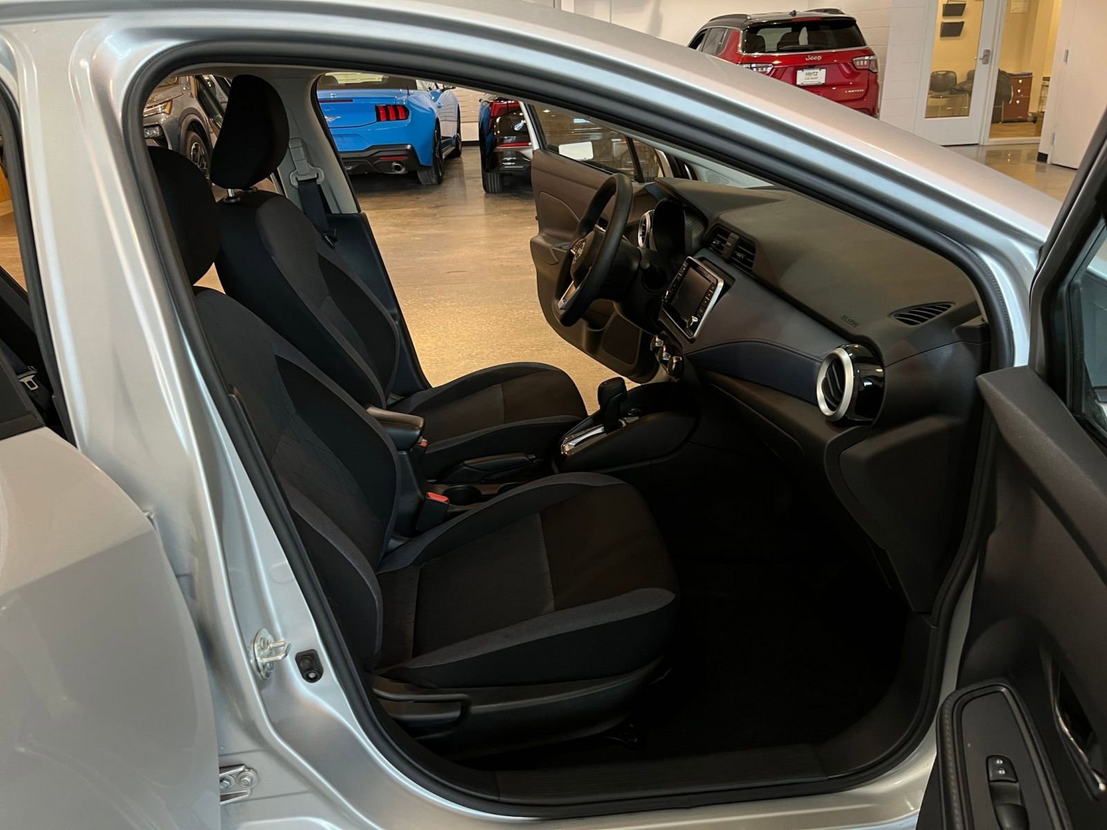 Used 2025 Nissan Versa SV image 35