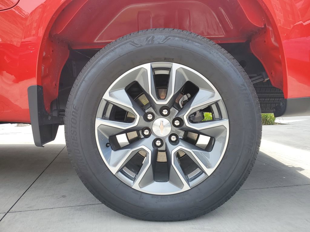 Used 2025 Chevrolet Silverado 1500 LT w/ Convenience Package II RWD image 5