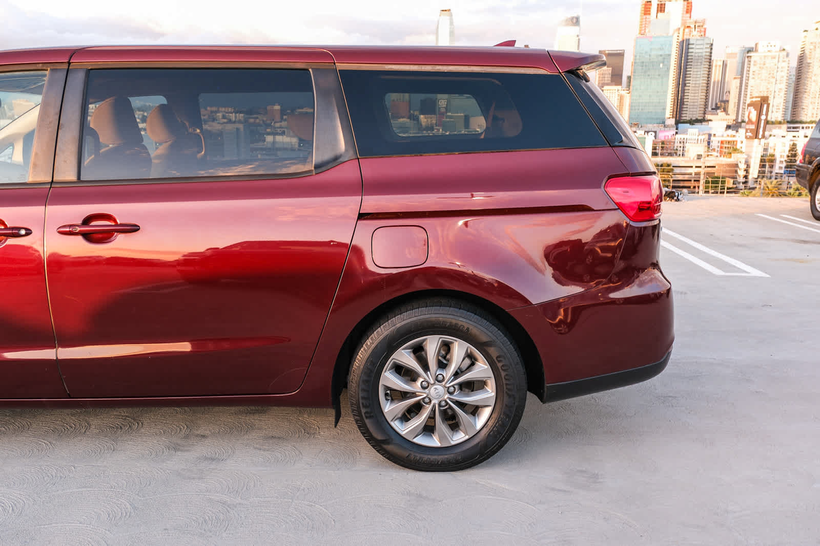 Used 2019 Kia Sedona LX FWD image 8