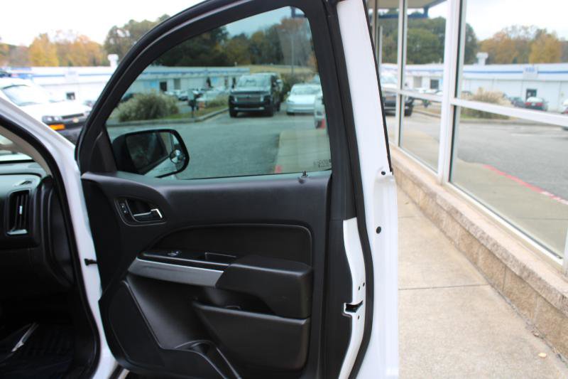 Used 2022 Chevrolet Colorado LT w/ Fleet Safety Package RWD image 16