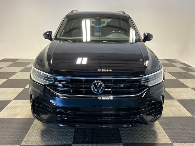 Certified 2022 Volkswagen Tiguan SE R-Line FWD image 2