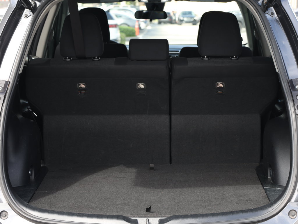 Used 2017 Toyota RAV4 XLE w/ Plus Special Value Package FWD image 8