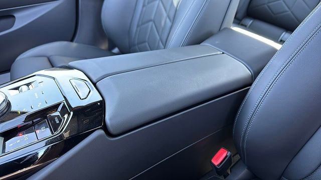 Certified 2025 BMW 530i w/ Premium Package RWD image 20