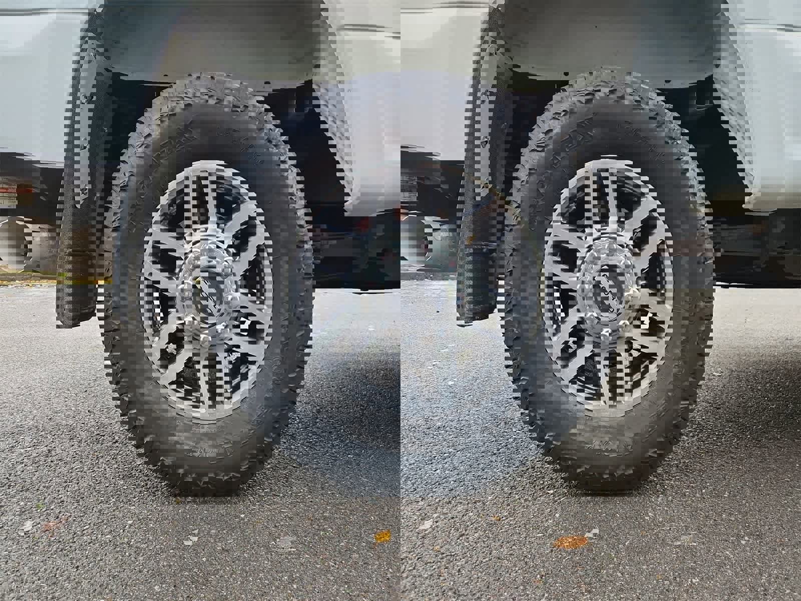 Used 2022 Ford F350 Lariat w/ FX4 Off-Road Package image 13