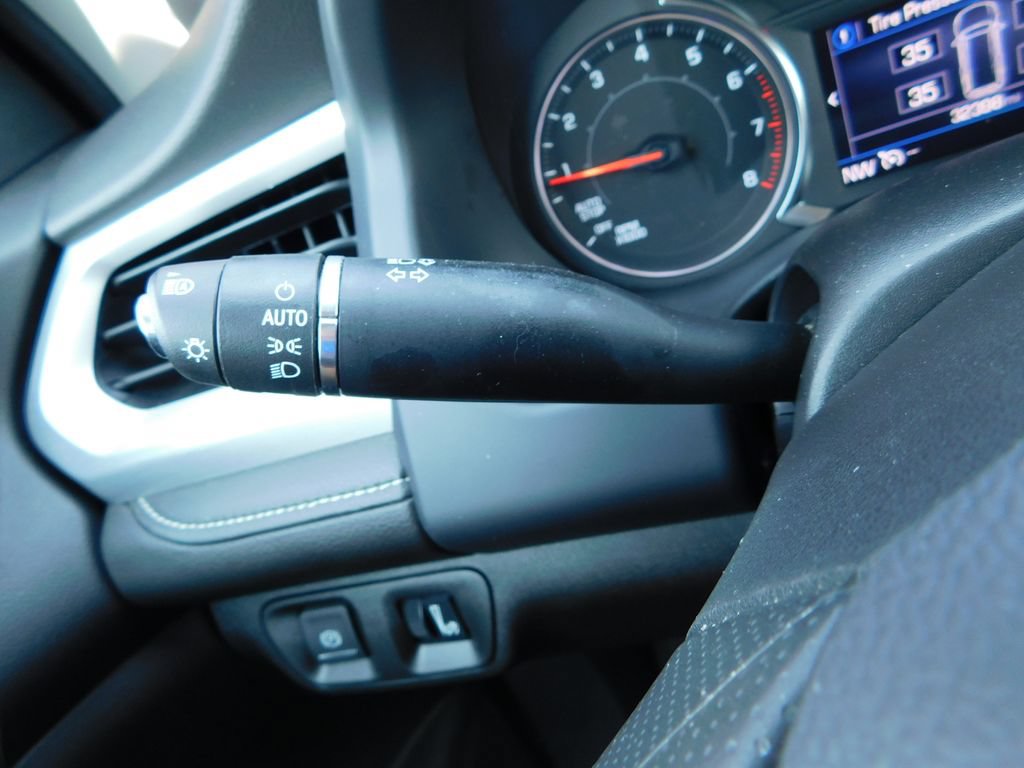 Used 2023 GMC Acadia SLE w/ Driver Convenience Package FWD image 37