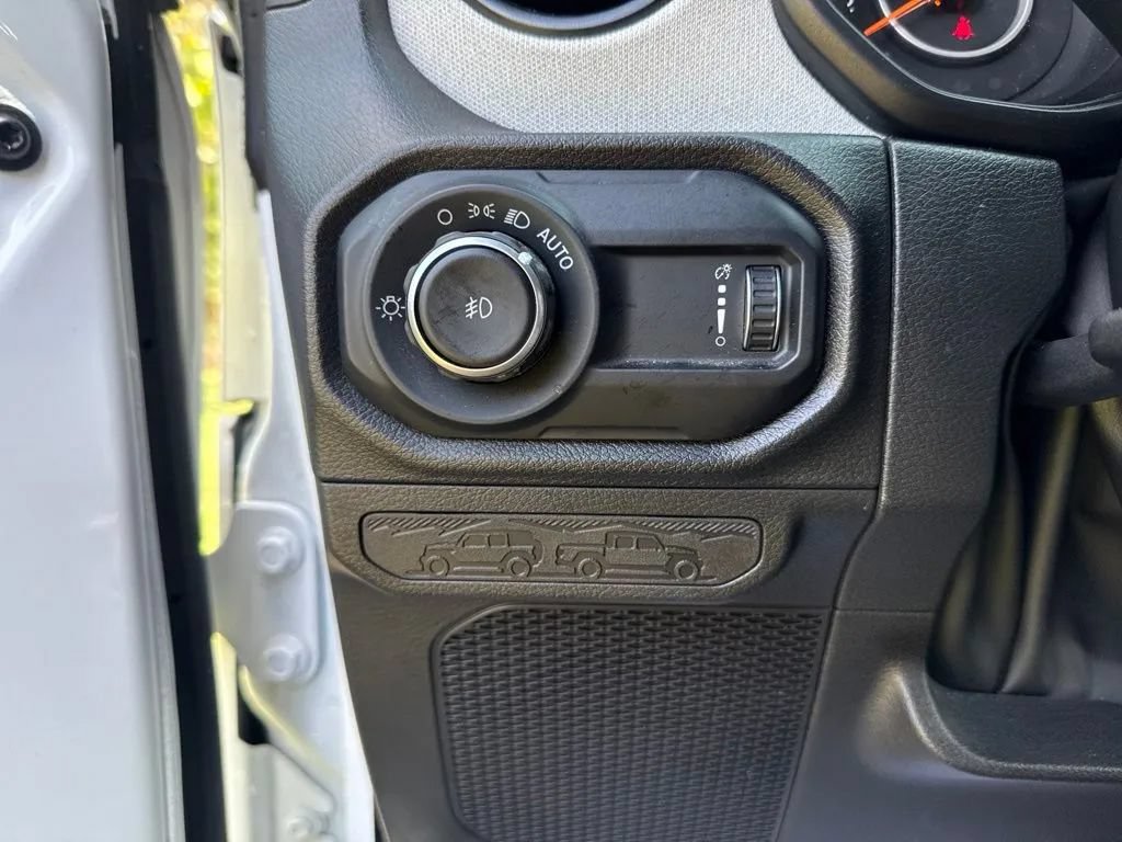 Used 2024 Jeep Wrangler Sport AWD/4WD image 19