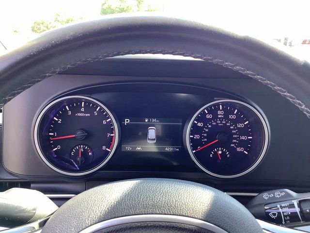 Used 2022 Kia Carnival LX image 14