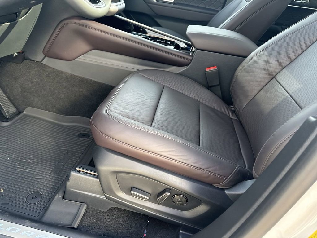 New 2025 Ford Explorer Platinum w/ LUX Leather Package image 30
