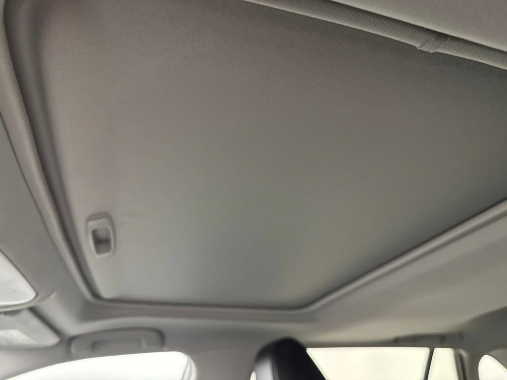 Used 2022 Toyota RAV4 XLE Premium FWD image 28