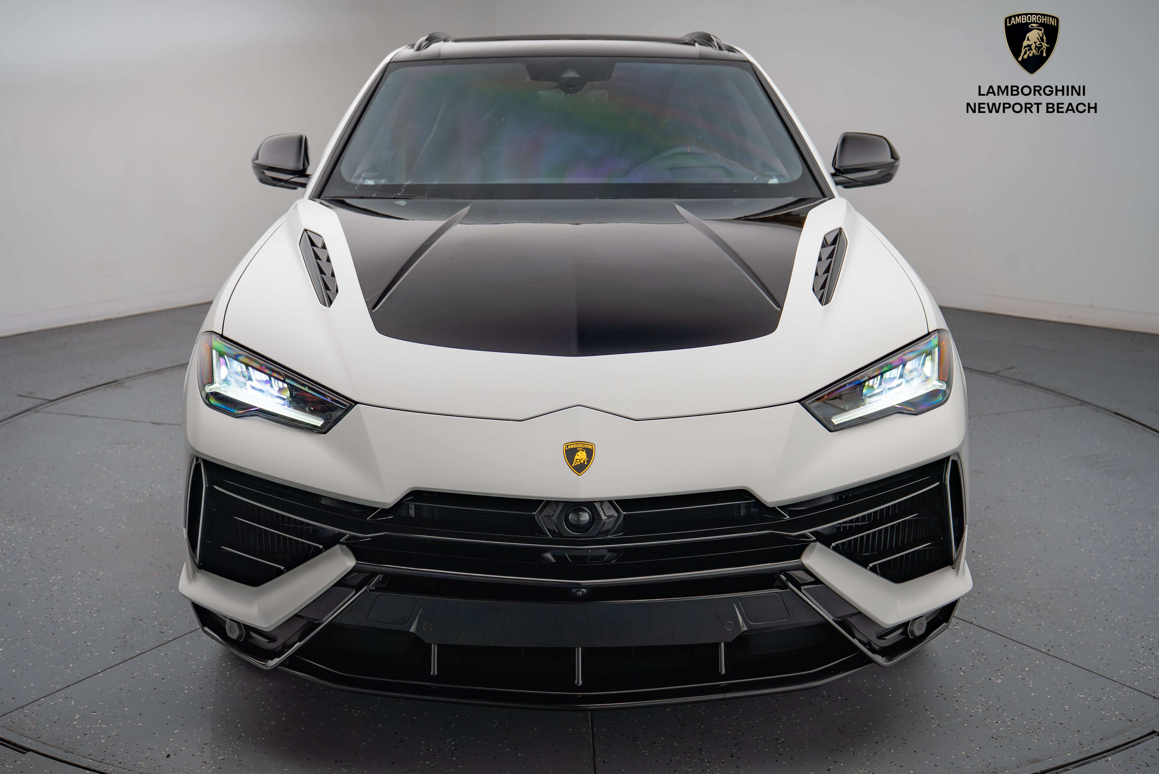 Used 2024 Lamborghini Urus S image 9