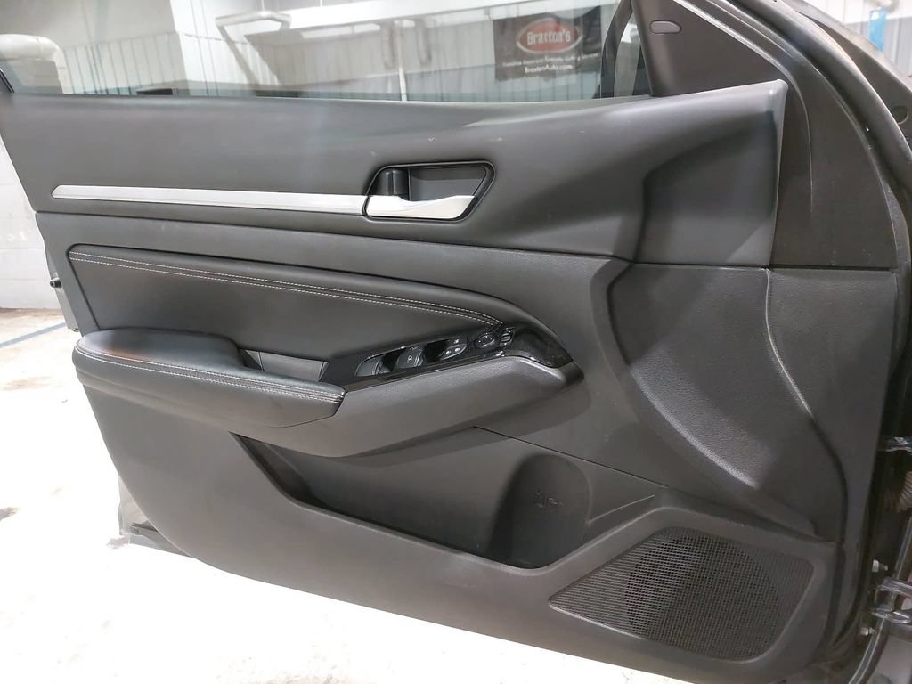 Used 2022 Nissan Altima 2.5 SL AWD/4WD image 23